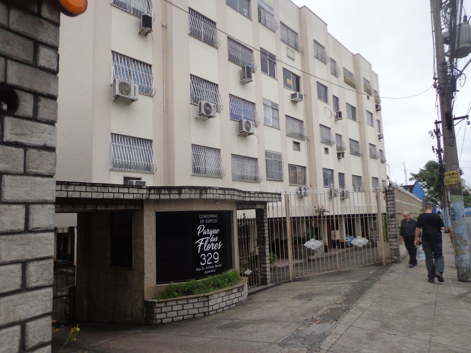 Apartamento na Rua Doutor Alfredo Backer, 329, Alcântara em São Gonçalo