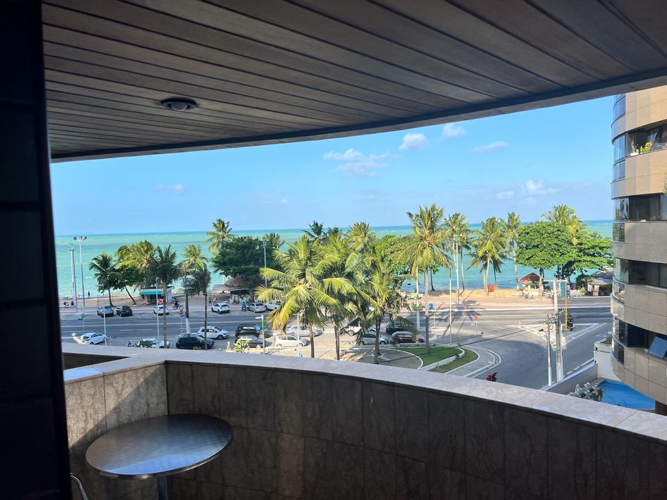 Apartamento na Rua Francisco Laranjeiras, Ponta Verde em Maceió, por R