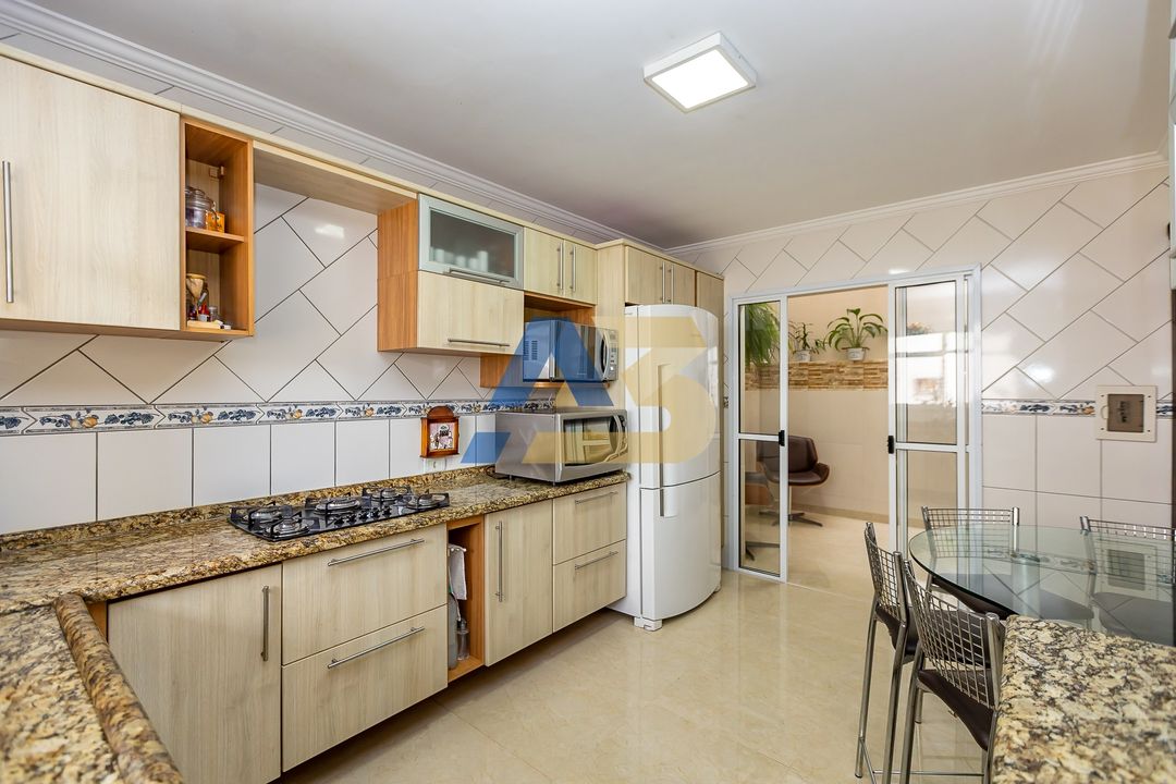 Casa de Condomínio na Rua Cláudio