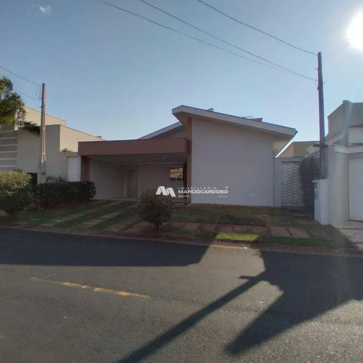 Casa de Condomínio na Avenida Belvedere, Condomínio Village Dahma I e