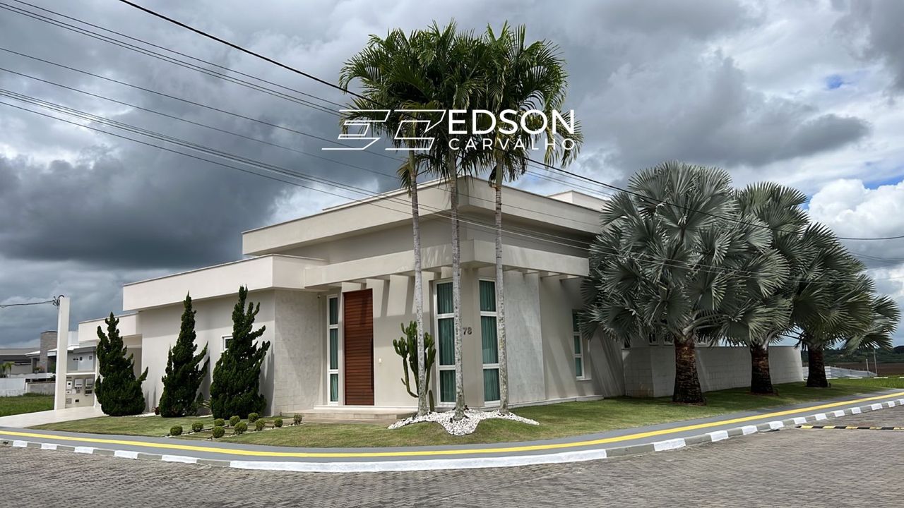Casa de Condomínio na Avenida Nóide