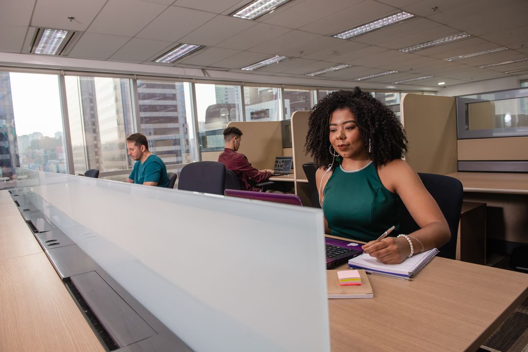 Sala Comercial na Avenida Engenheiro Luiz Carlos Berrini, 1681, Brooklin em São Paulo, por R Sala Comercial na Avenida Engenheiro Luiz Carlos Berrini, 1681, Brooklin em São Paulo, por R