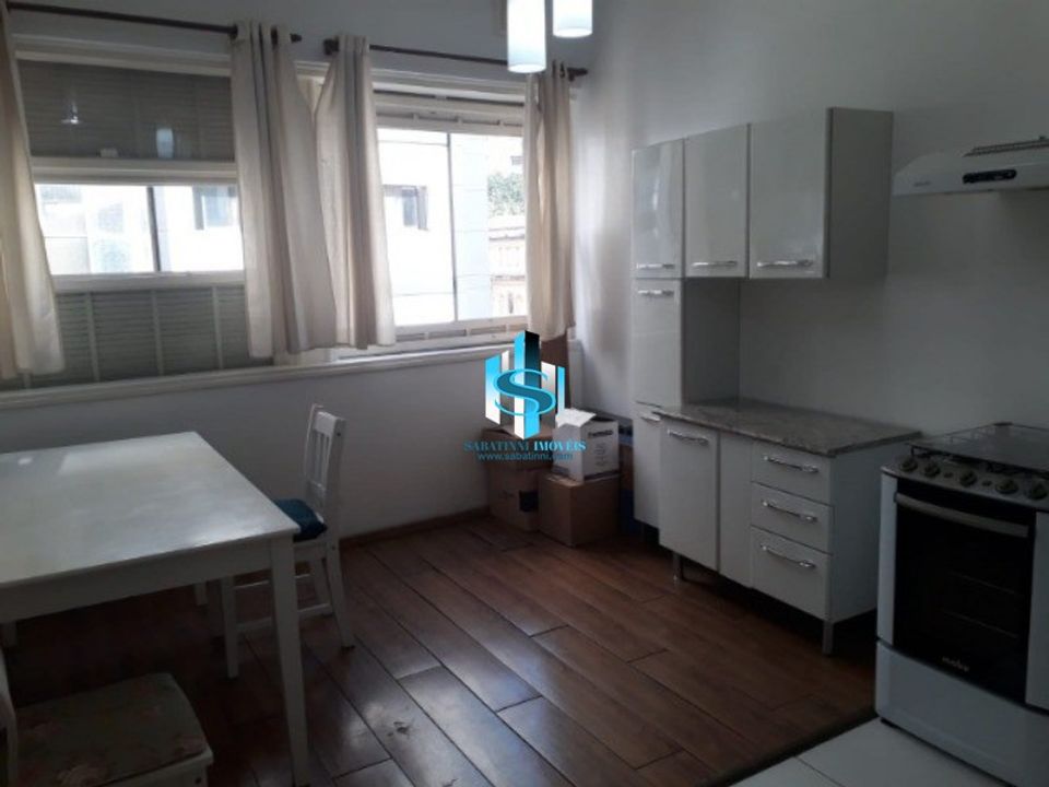 na Rua Sete de Abril, 412,