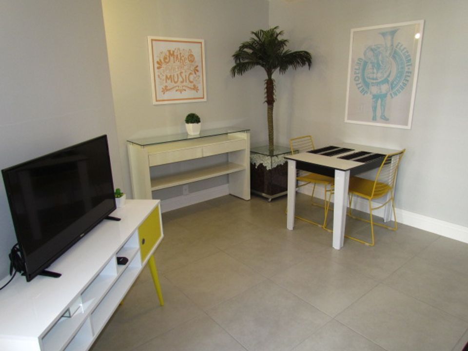 Apartamento na Alameda dos Nhambiquaras, 843, Moema em São Paulo, por R
