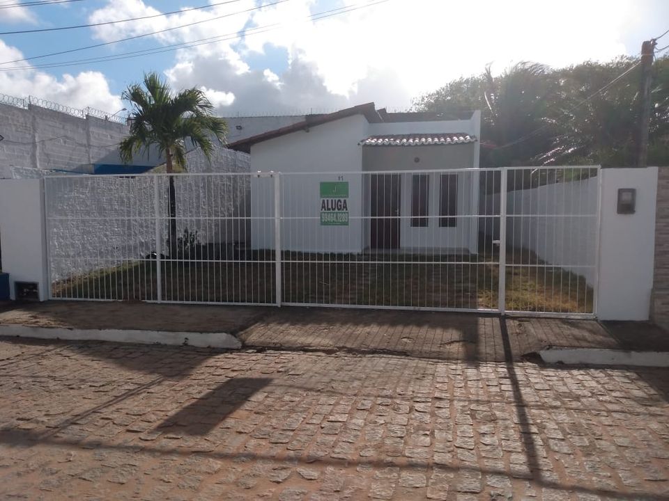 Casa na Rua Dom Antônio de Almeida Lustosa, 280, Planalto em Natal, por R 730/Mês Viva Real
