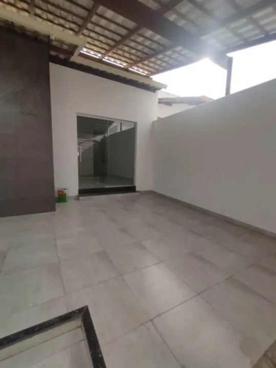 Casa na Avenida Itália, 462, Gra Duquesa em Governador Valadares, por R