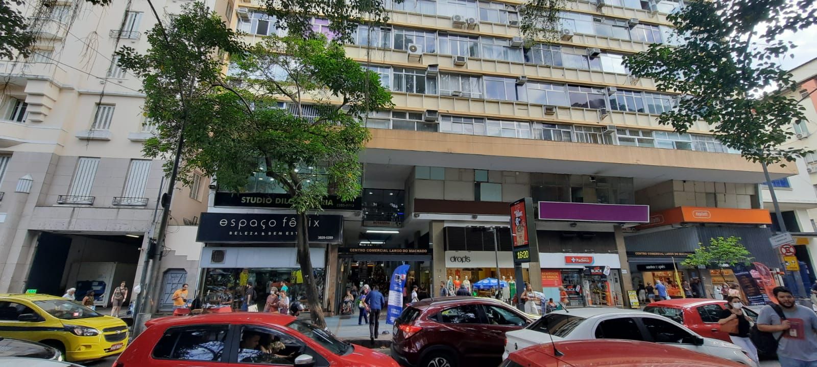 Consultório na Largo do Machado, 29, Catete em Rio de Janeiro, por R