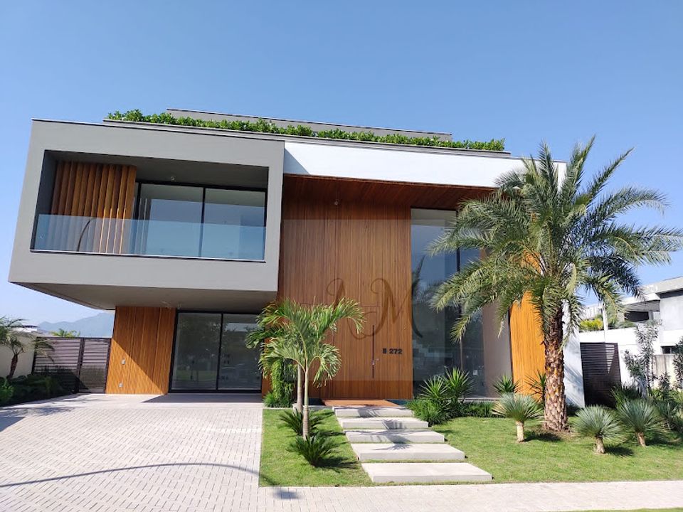 Casa de Condomínio na Avenida Curi, 33, Barra da Tijuca em Rio de