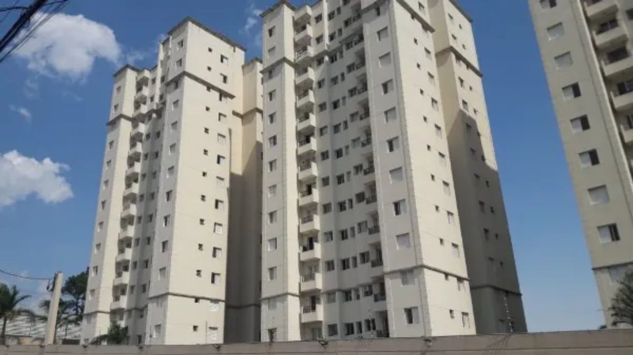 Apartamento na Rua Quatá, Vila Palmares em Santo André, por R 300.000