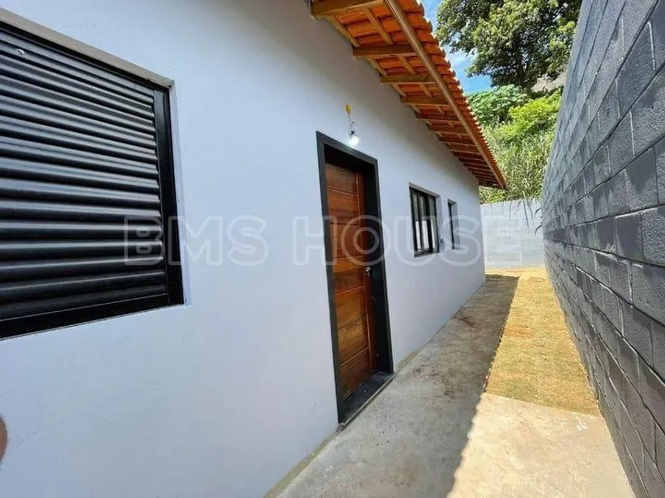Casa na Avenida Vasco Massafeli, Jardim Maria Tereza em Cotia, por R ...