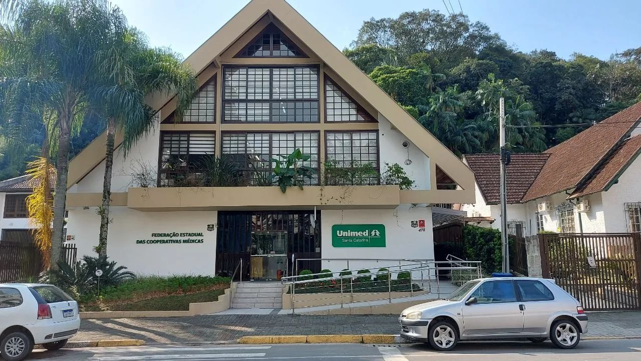 Prédio Comercial na Rua Otto Boehm, 478, América em Joinville, por R