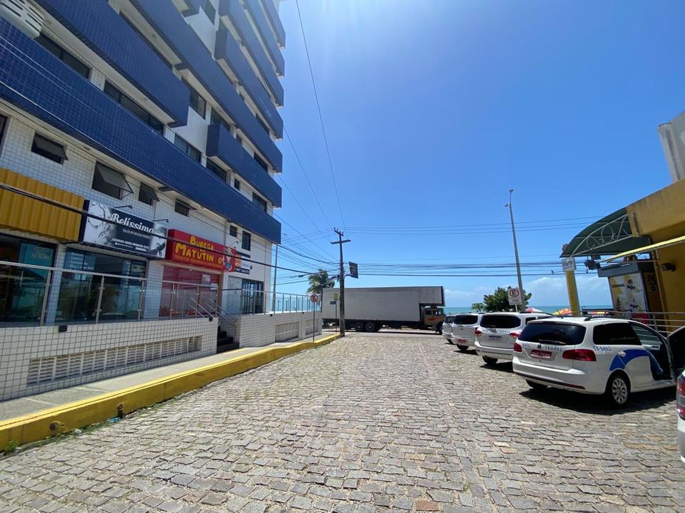 Apartamento na Avenida Engenheiro Roberto Freire, 4044, Ponta Negra em