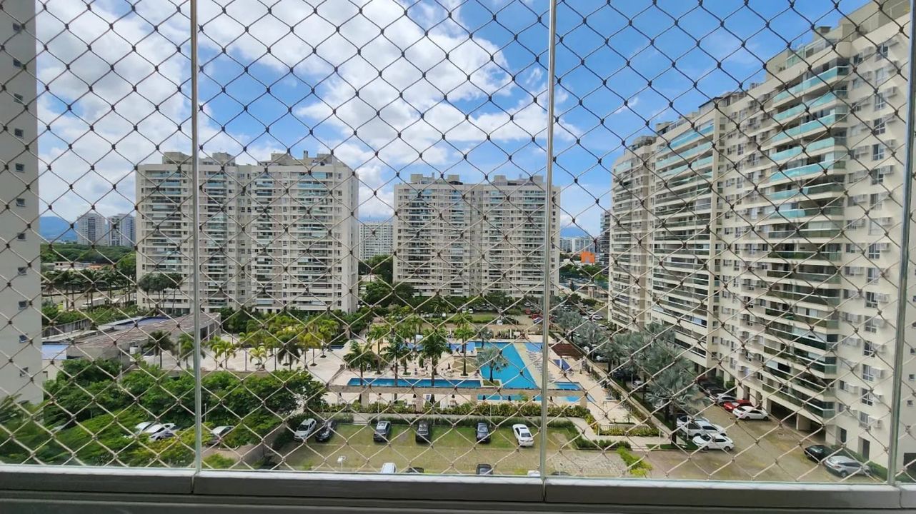 Apartamento na Avenida Jaime Poggi, Barra da Tijuca em Rio de Janeiro