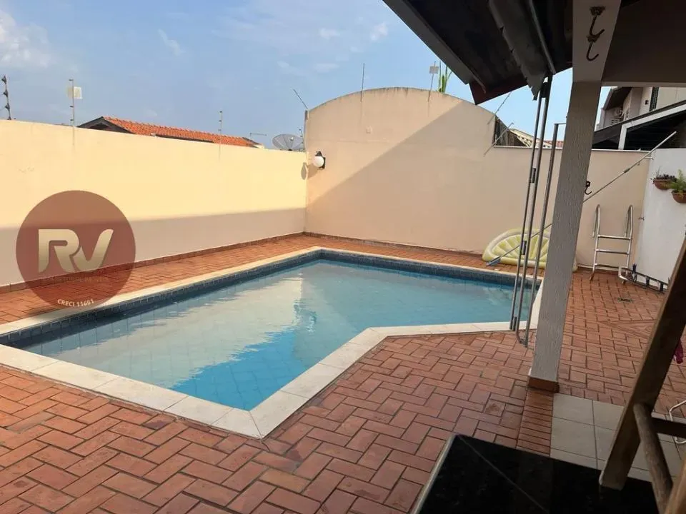Casa na Rua Quata, 562, Jardim Alvorada em Londrina, por R 900.000