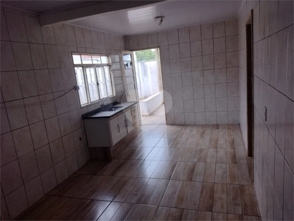 Casa na Rua dos Atletas, Nucleo Residencial Edison Bastos Gasparini em