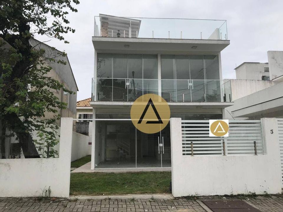 Casa na Avenida Prefeito Cláudio Ribeiro,