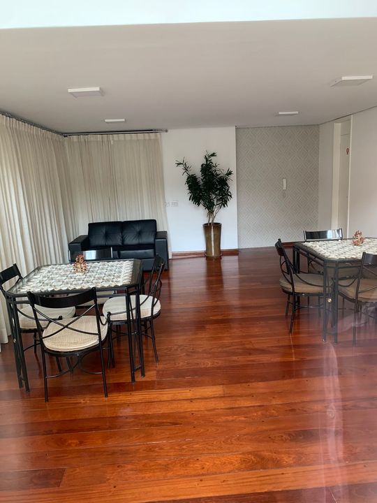 Apartamento na Alameda dos Nhambiquaras, 843, Moema em São Paulo, por R
