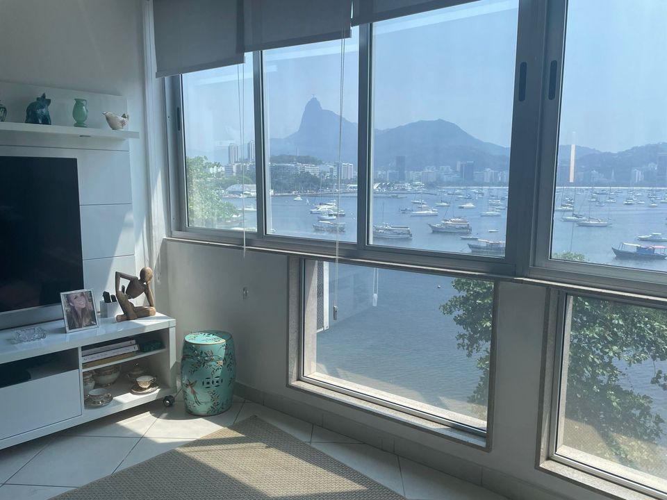 Apartamento na Rua Marechal Cantuária, Urca em Rio de Janeiro, por R 2