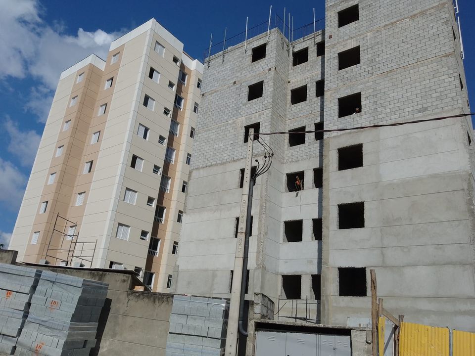 Apartamento na Rua Serra das Antas, 522, Três Montanhas em Osasco, por