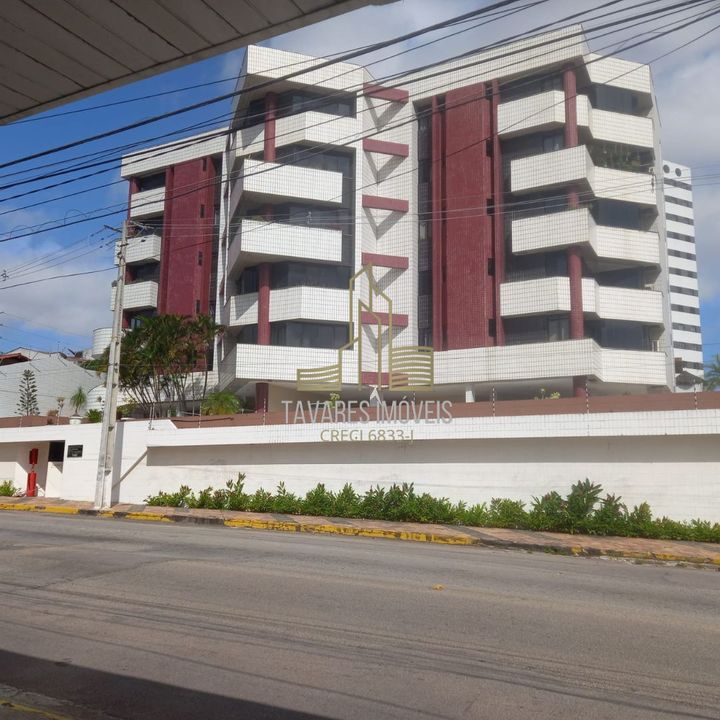 Apartamento na Rua Jaguarari, 1982, Candelária em Natal, por R 3.300