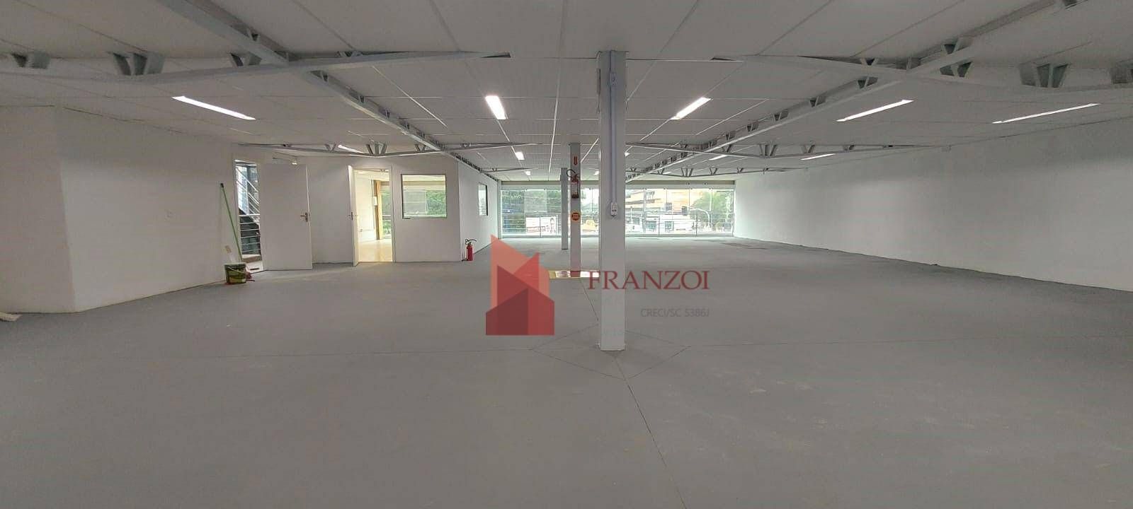 Sala Comercial na Avenida Osvaldo Reis, Fazendinha em Itajaí, por R 14.000/Mês Viva Real
