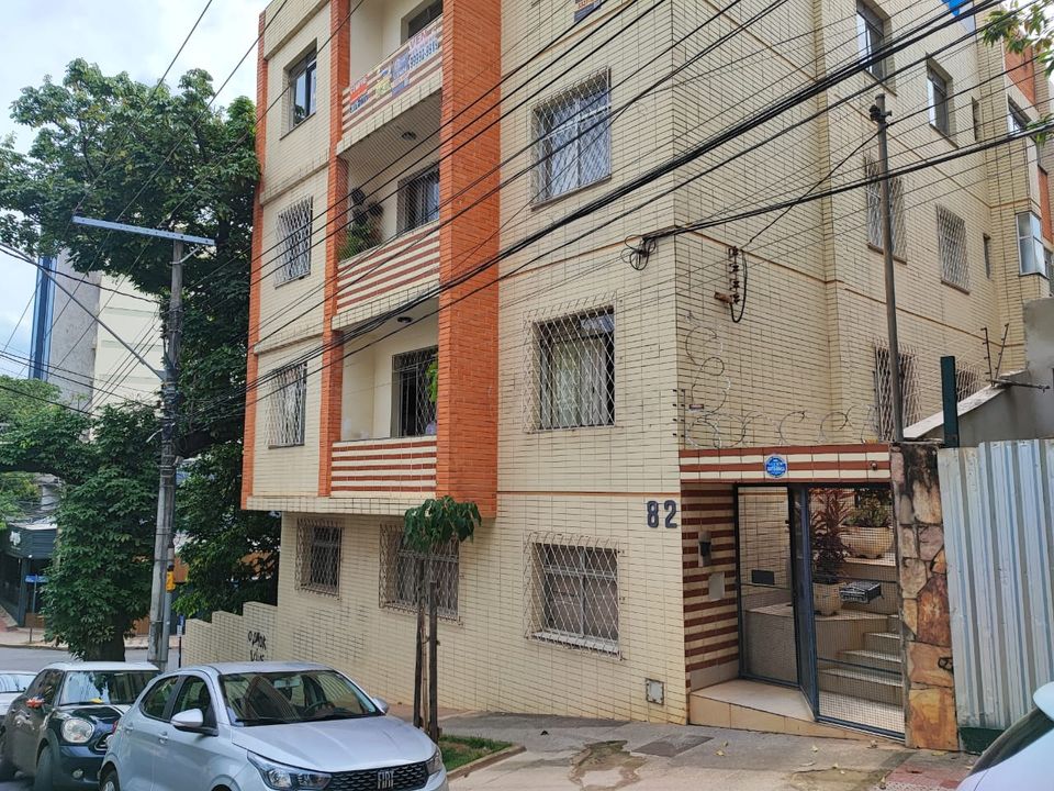 Apartamento na Rua Bráz Cubas, 82, Cruzeiro em Belo Horizonte, por R 2