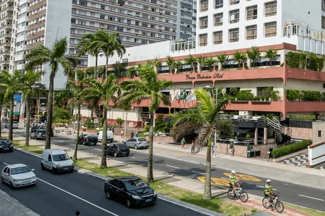 Ponto Comercial na Avenida Ana Costa, 549, Gonzaga em Santos, por R ...