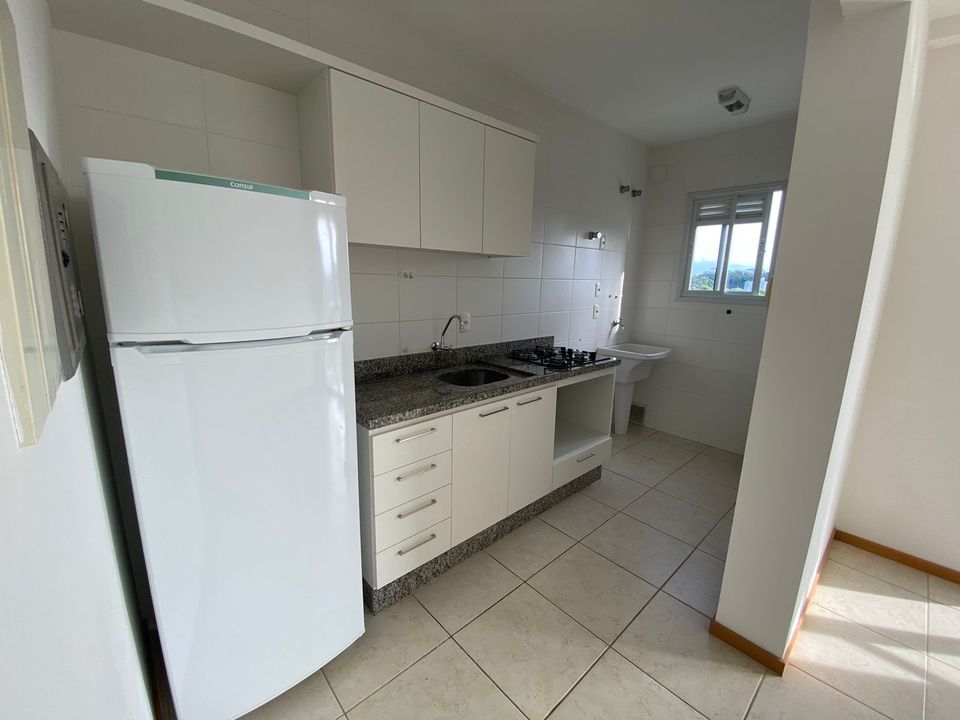 Apartamento na Rua Presidente Prudente de Moraes, 613, Santo Antônio em Joinville, por R 1.700