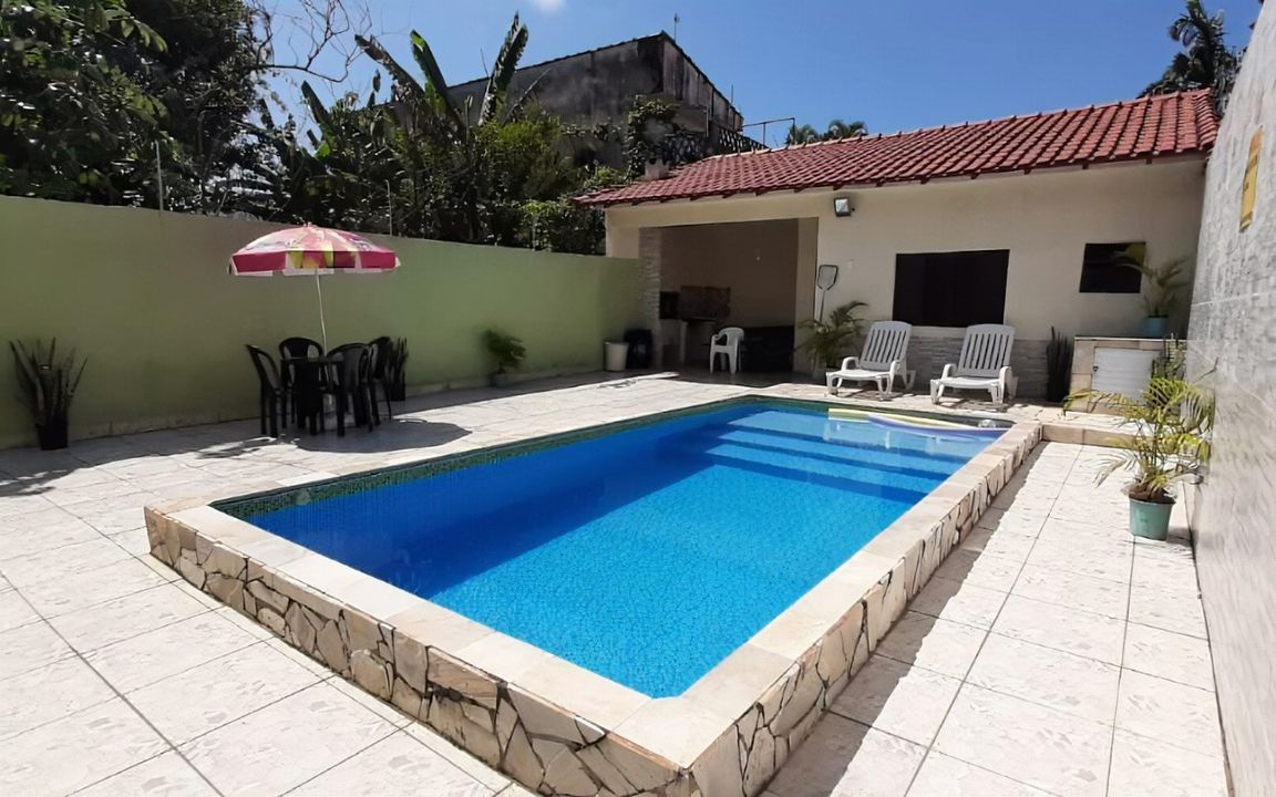 Casa na Rua da Figueira, 25, Camburi em São Sebastião, por R$ 310.000