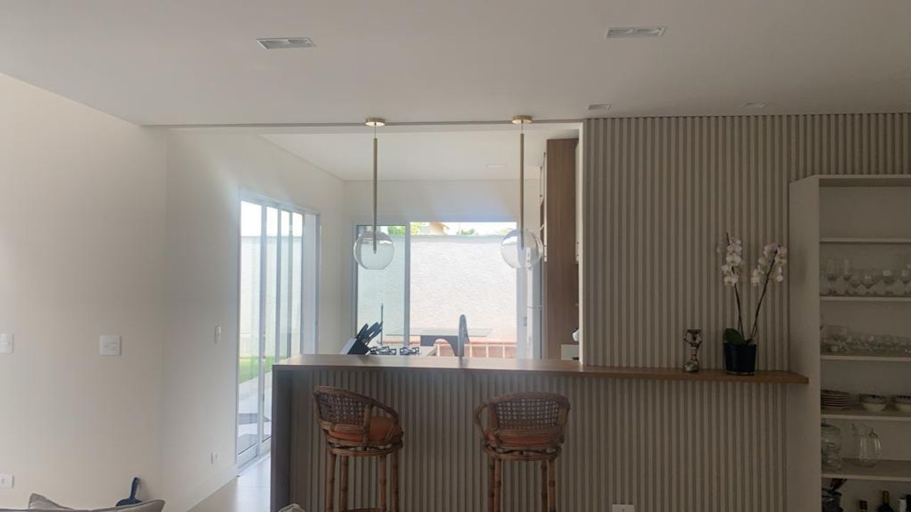 Casa de Condomínio na Avenida das Palmeiras, 100, Bairro do Grama em