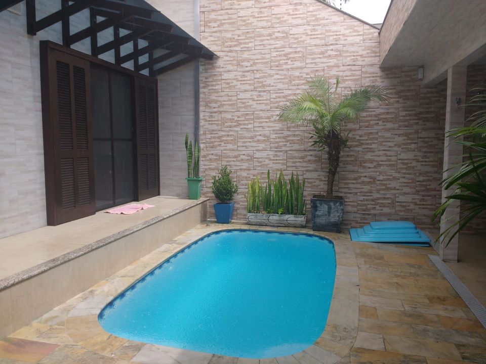 Sobrado na Rua das Andorinhas, 333, Costa E Silva em Joinville, por R