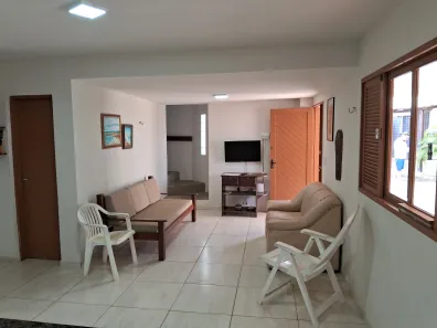 Casa de Condomínio com 3 Quartos para alugar, 150m² no , Nísia Floresta