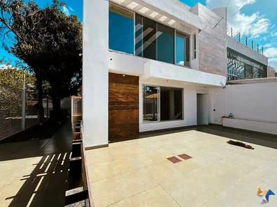 Casa com 4 Quartos à venda, 195m² no Asa Sul, Brasília