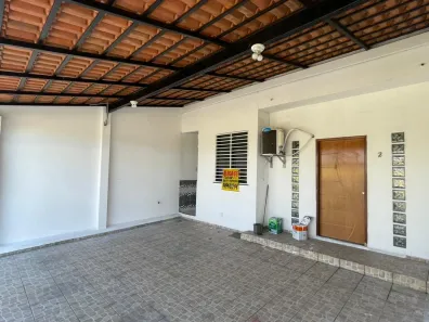 Casa de Condomínio com 3 Quartos para alugar, 100m² no São Jorge, Manaus