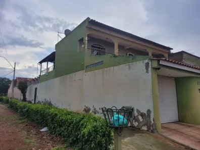 Sobrado com 4 Quartos à venda, 351m² no Setor Leste, Brasília