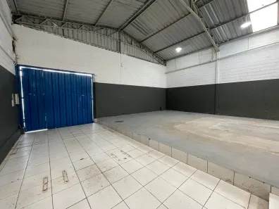 Galpão/Depósito/Armazém para alugar, 305m² no Laranjeiras, Betim