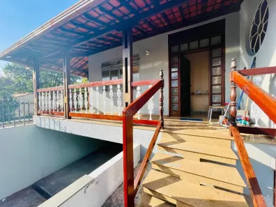 Casa com 5 Quartos para alugar, 240m² no Universitário, Belo Horizonte