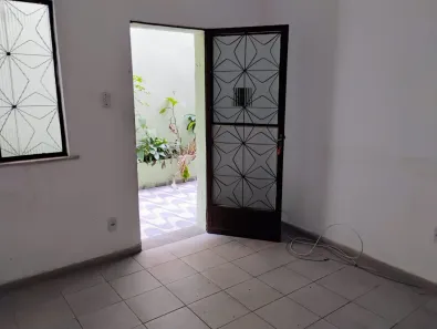 Casa com 2 Quartos para alugar, 80m² no Centro, Nova Iguaçu