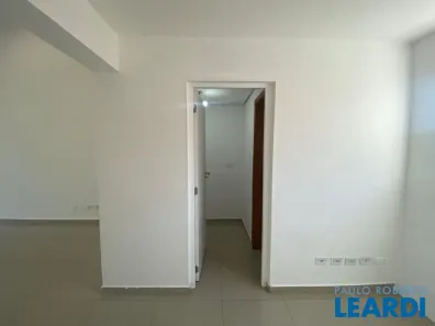 Ponto Comercial à venda, 40m² no Granja Viana, Cotia