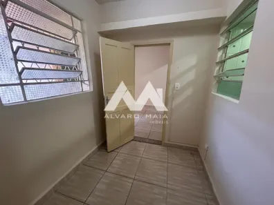 Casa com 2 Quartos para alugar, 60m² no Cruzeiro, Belo Horizonte