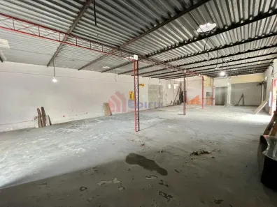 Galpão/Depósito/Armazém para alugar, 250m² no Centro, Nova Iguaçu