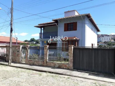Casas à venda em Barbacena, MG - Viva Real