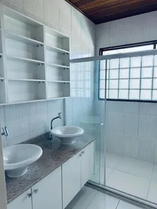 Casa de Condomínio com 4 Quartos para venda ou aluguel, 300m² no Busca Vida (Abrantes), Camaçari