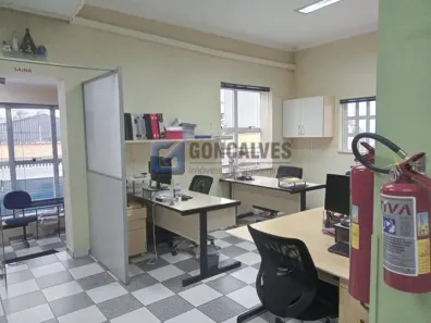 Casa com 3 Quartos para alugar, 220m² no Santo Antônio, São Caetano do Sul