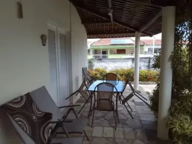 Casa com 3 Quartos para alugar, 250m² no Neópolis, Natal