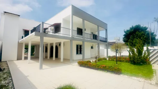 Casa de Condomínio com 5 Quartos para alugar, 500m² no Chapada, Manaus