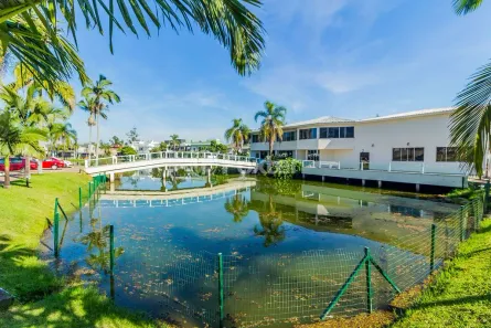 Casa de Condomínio com 4 Quartos à venda, 196m² no Distrito Industrial, Cachoeirinha