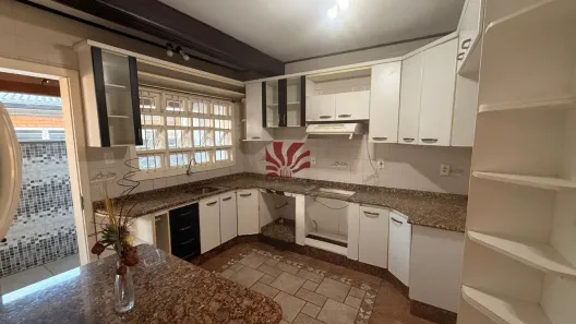 Sobrado com 3 Quartos para alugar, 190m² no Igara, Canoas