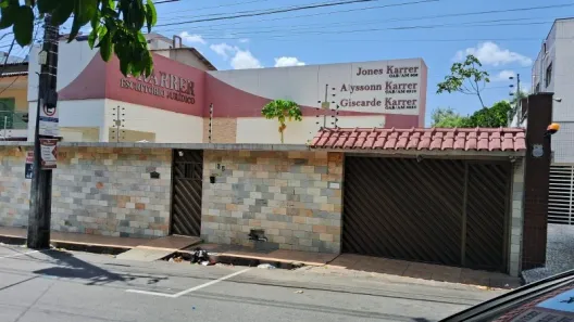 Casa com 4 Quartos à venda, 450m² no Nossa Senhora das Graças, Manaus