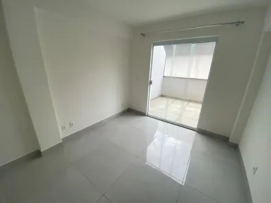 Apartamento com 2 Quartos para alugar, 75m² no Nogueira, Petrópolis